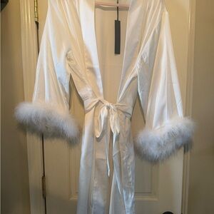 House of Harlow 1960 White Satin Robe with Fur Trim